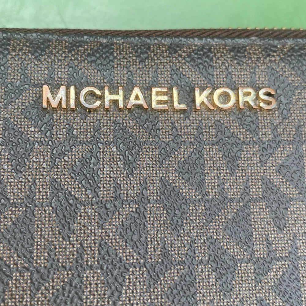 Michael Kors Jet Set‎ Travel Zip Around Continental Wallet Brown Logo 35H8GTVT1B